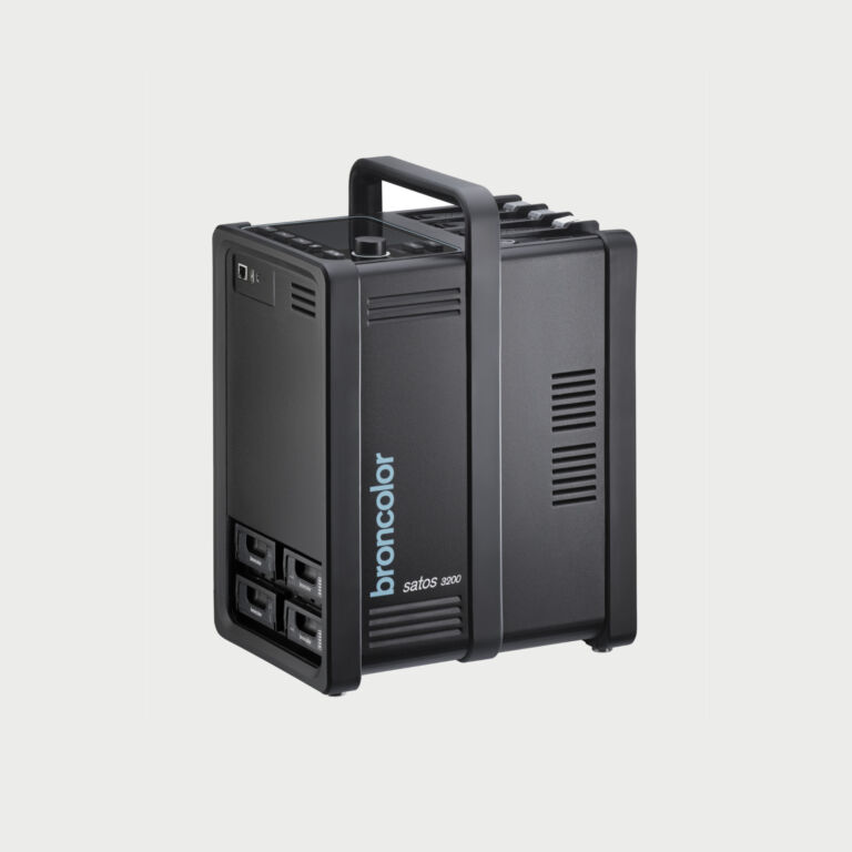 Broncolor Satos 3200j 2 Batteries 2 Power Supplies Broncolor Satos 3200j 2 Batteries 2 Power Supplies
