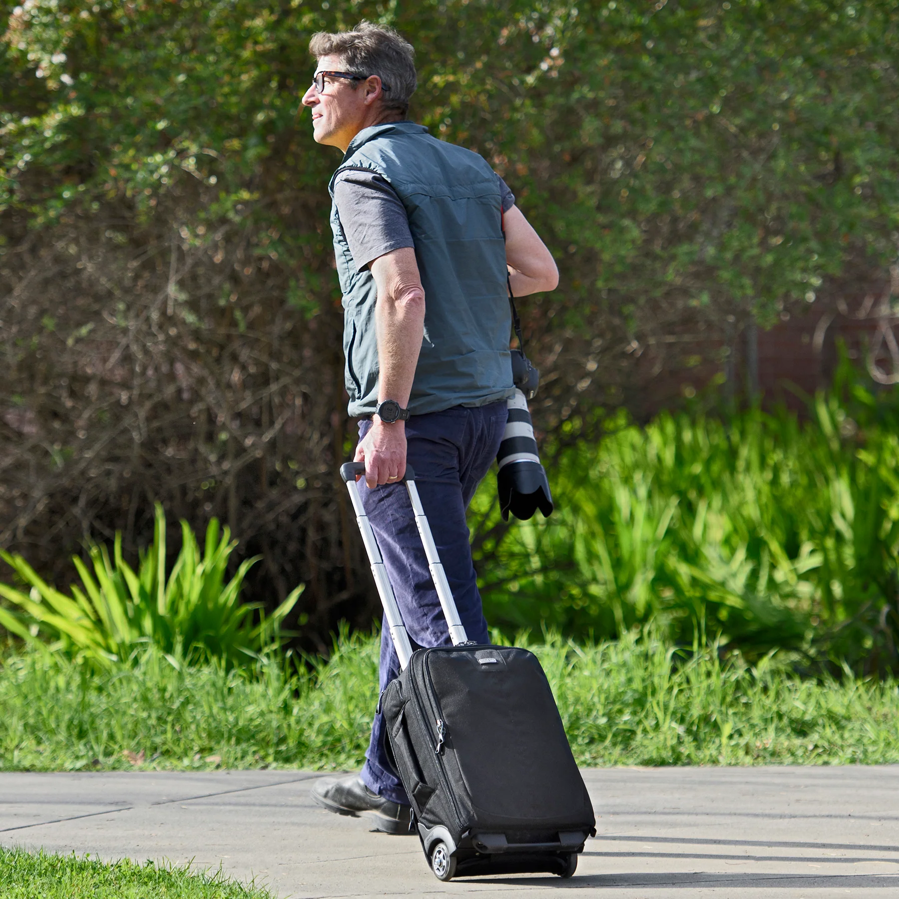 Think Tank Essentials Convertible Rolling Backpack Think Tank Essentials Convertible Rolling Backpack