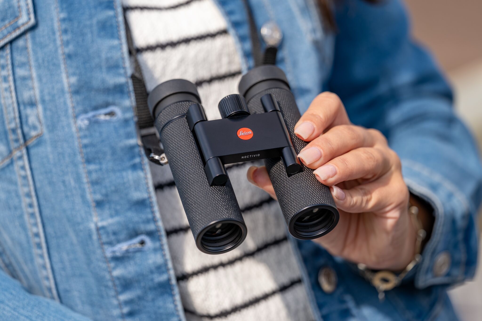 Leica Noctivid Compact 8x25 Black Leather Compact Binoculars Leica Noctivid Compact 8×25 Black Leather Compact Binoculars