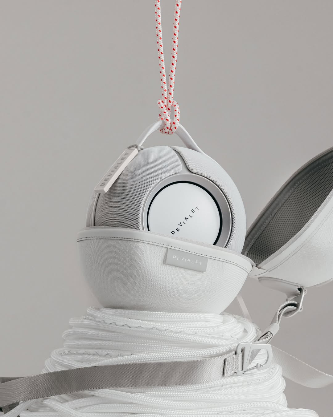 Devialet Mania White Mist Portable Speaker Devialet Mania White Mist Portable Speaker