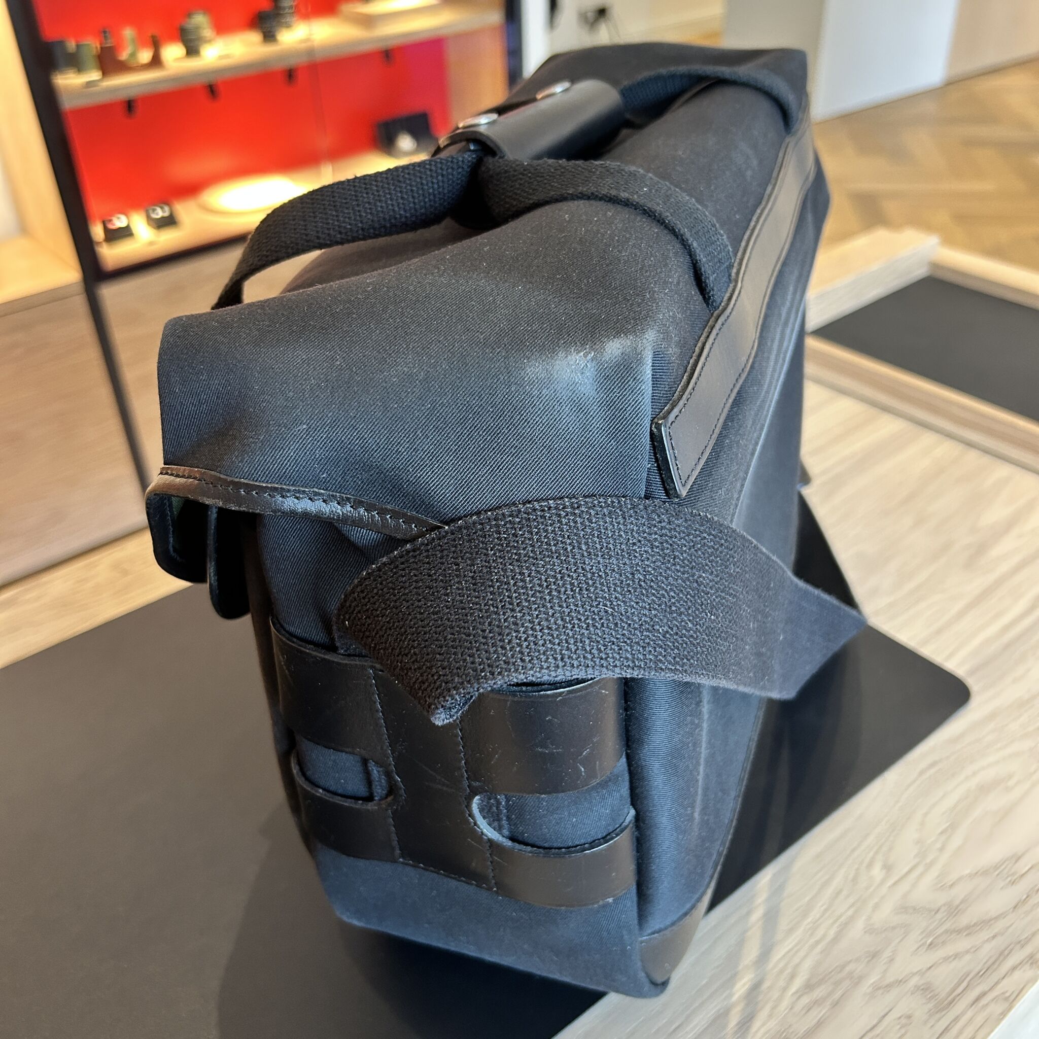Hadley Large Pro Black Second Hand