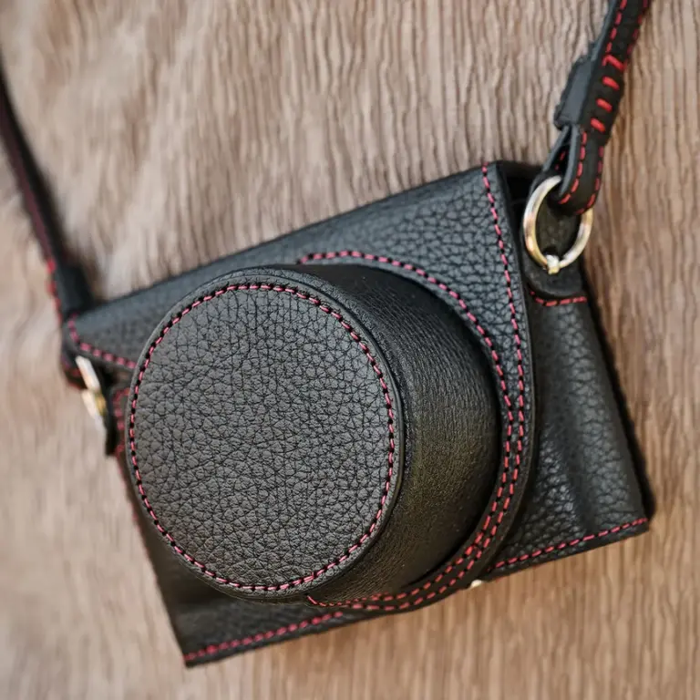 Everready D Lux 8 Full Grain Camera Case Black Red Stitching